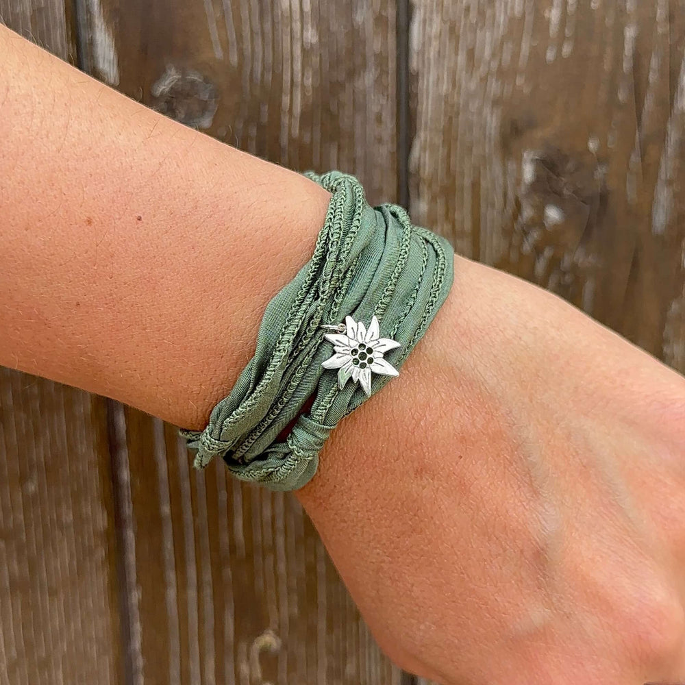 
                      
                        Edelweiss bracelet
                      
                    